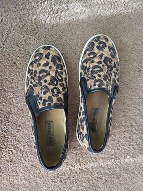 Sz 8 Steve Madden Leopard-Print Slip Ons